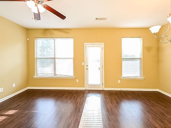 4th image of 3007 Bonnes Dr