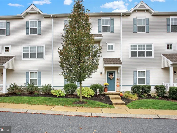 327 Cabot Cir, Willow Street, PA 17584