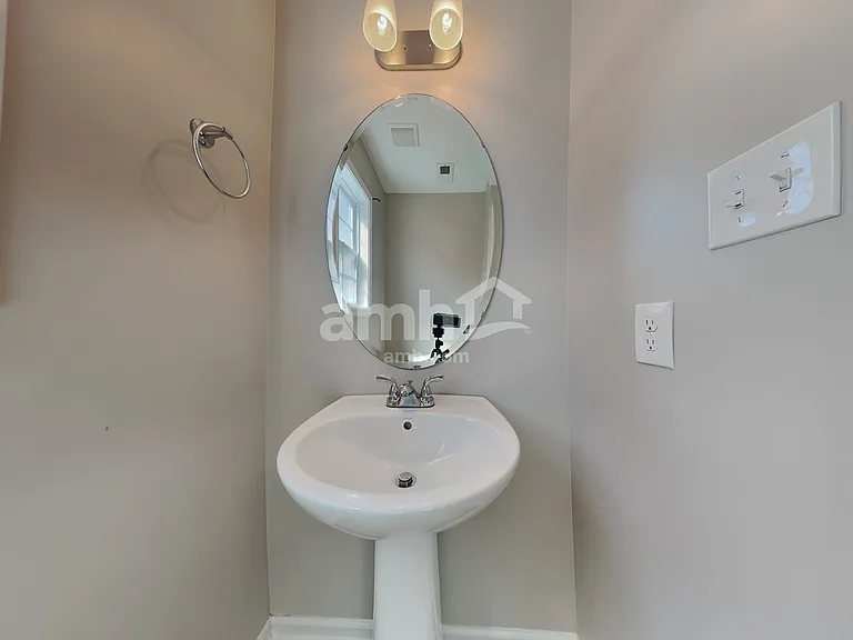 8124 Cambridge Reserve Dr — Photo 10