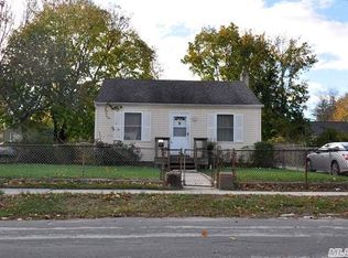 34 E Booker Ave, Wyandanch, NY 11798