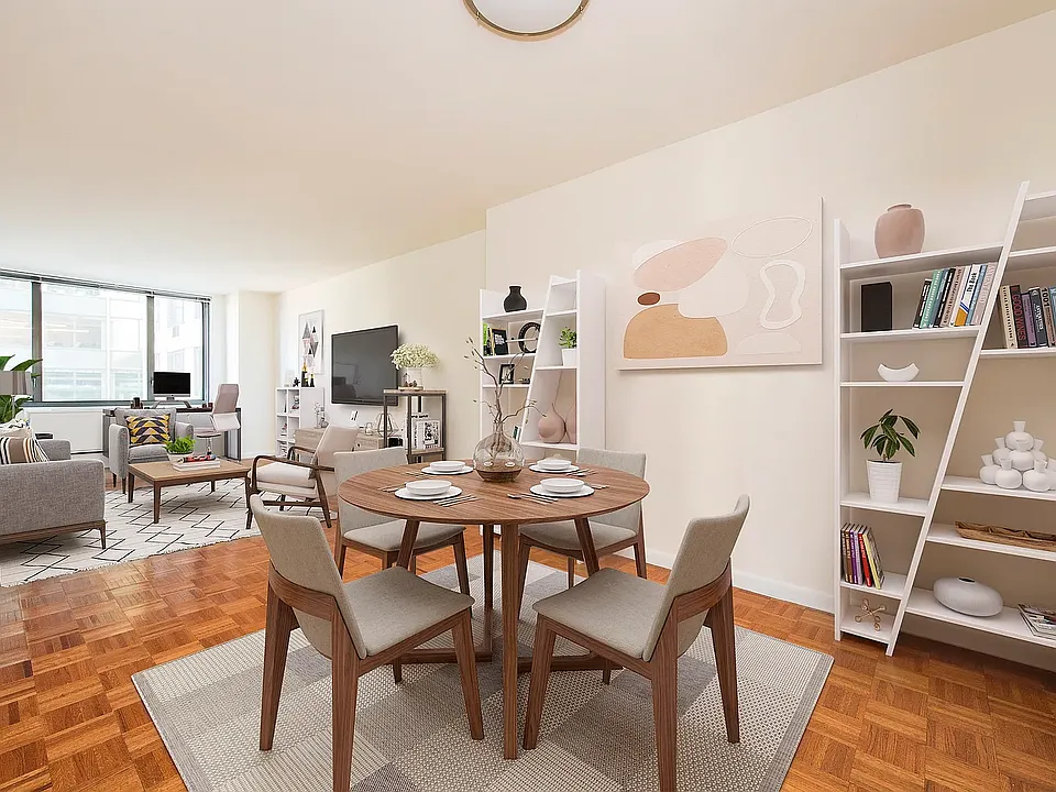 211 W 56th St #M4