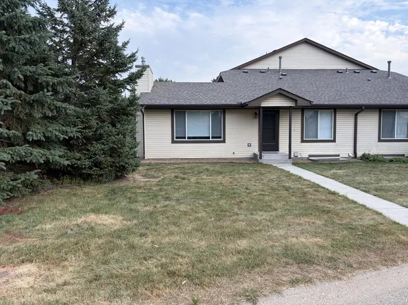 6775 Gretchen Ln N, Oakdale, MN 55128