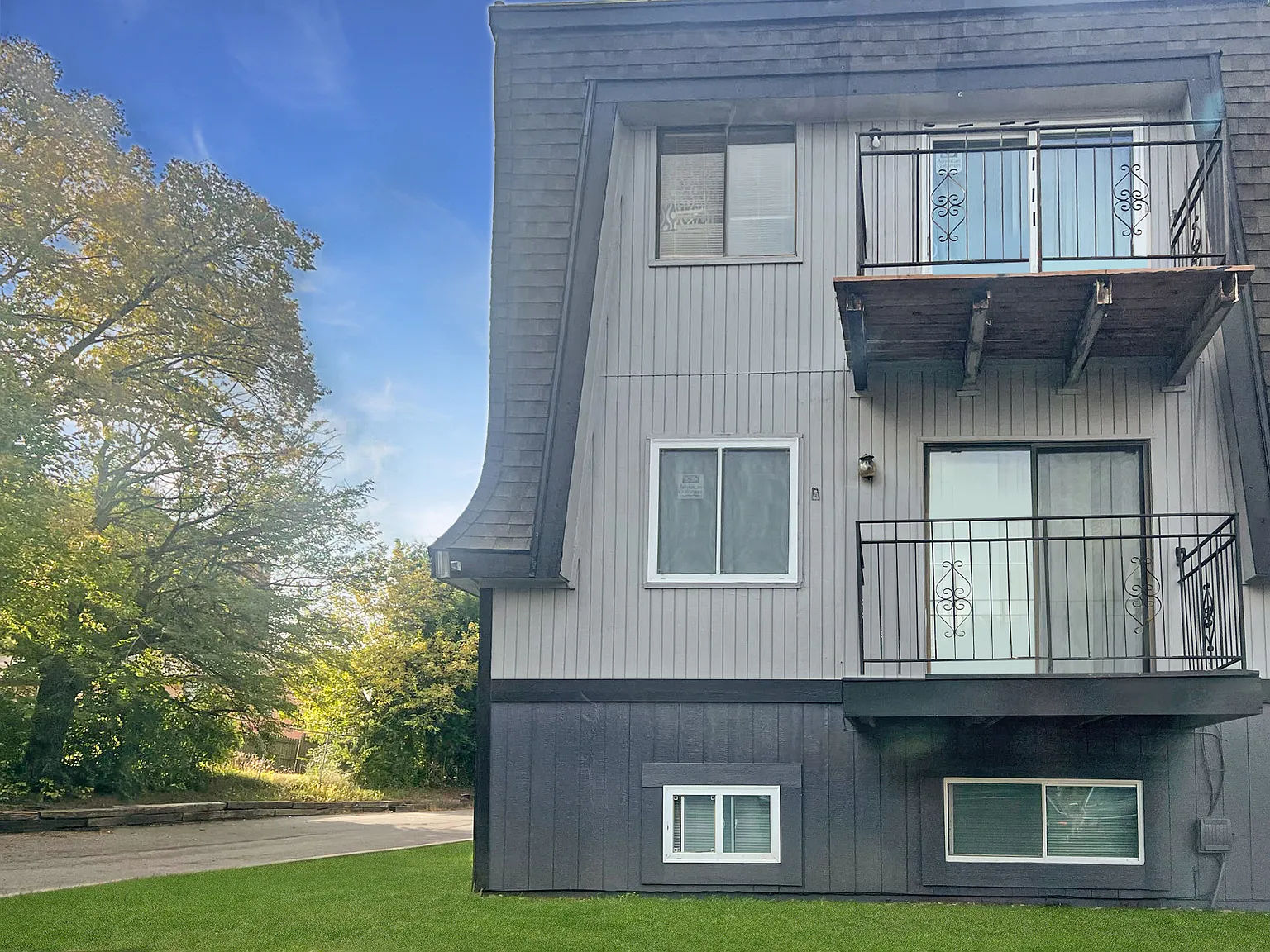 Suncrest Apartments — Photo 2