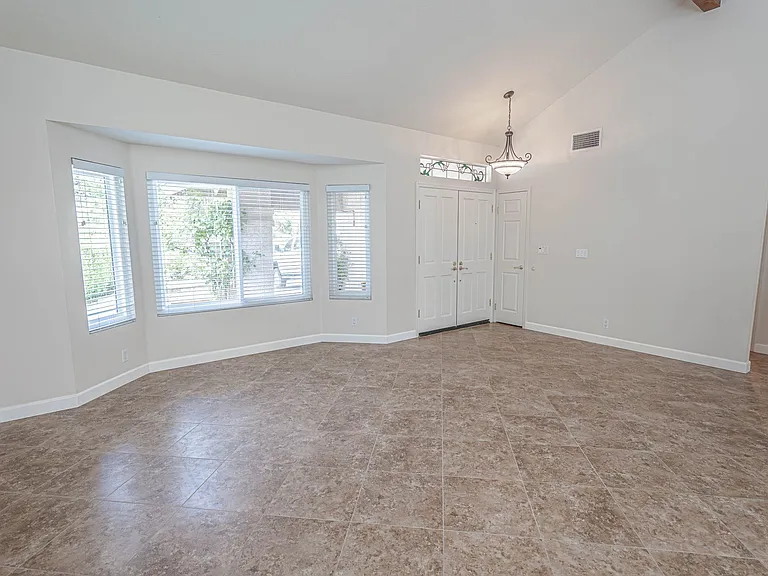 22572 Tulip Ct — Photo 3