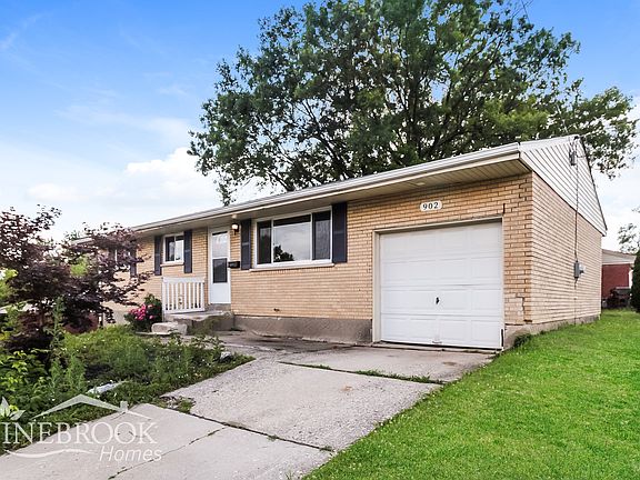 2nd image of 902 Goodhue Cir