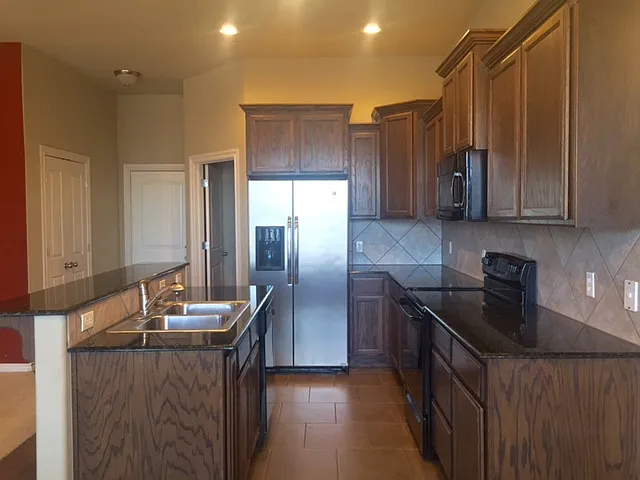 2809 NE 129th St — Photo 6