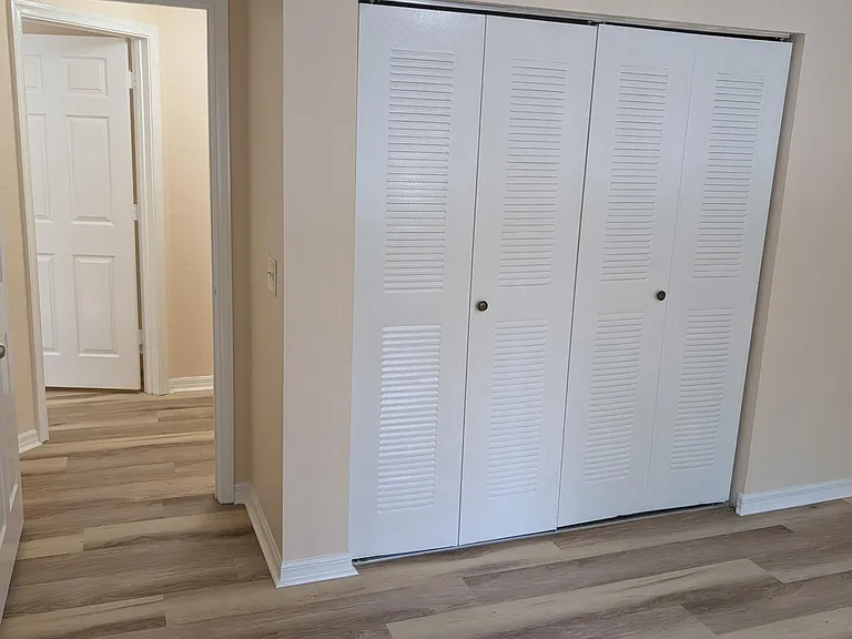 350 Crestwood Cir #201 — Photo 18
