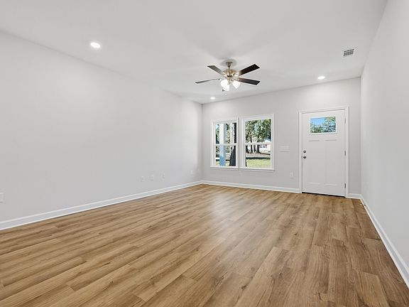 5th image of 2942 McCarty Ave
