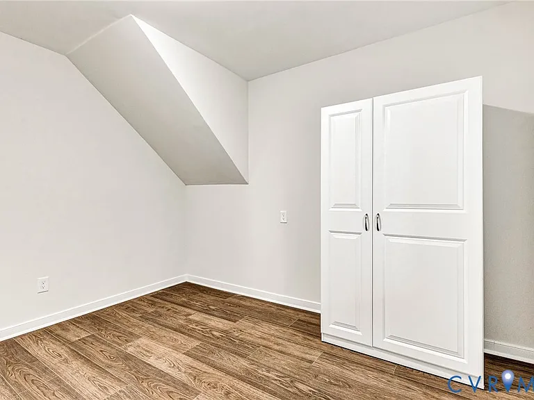 9015 Covewood Rd — Photo 15