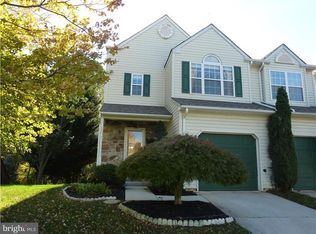 922 Glackens Ln, Wilmington, DE 19808