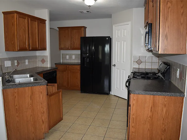 19207 Cedarsham Ln — Photo 5