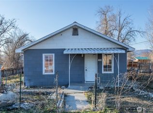 722 Jackson St, Omak, WA 98841