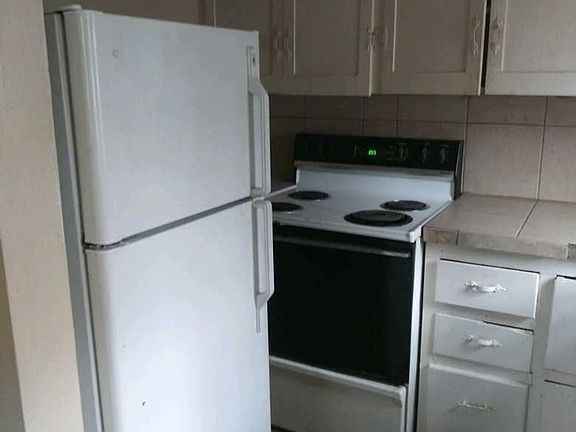2nd image of 420 Walnut St APT 4