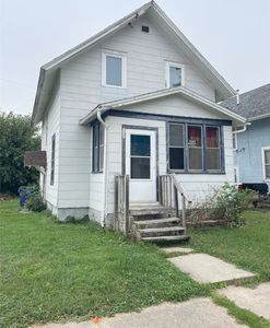 8 S 7th Ave, Marshalltown, IA, 50158