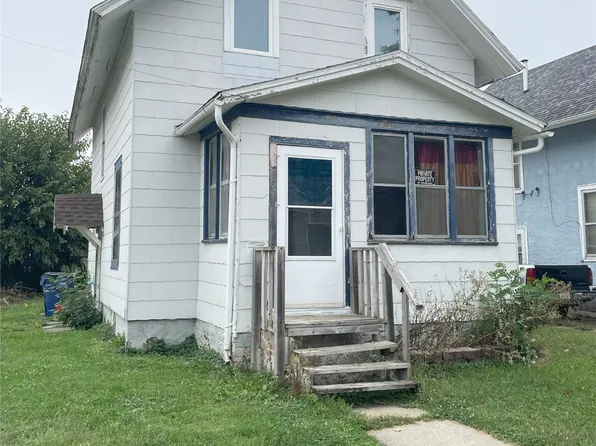 8 S 7th Ave, Marshalltown, IA 50158