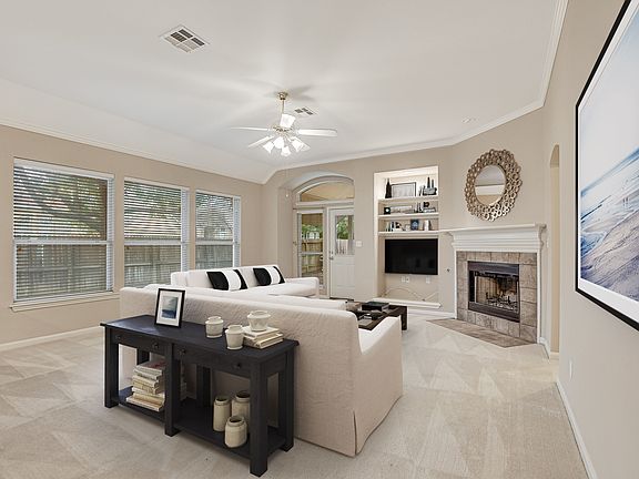 3rd image of 102 Antler Cir