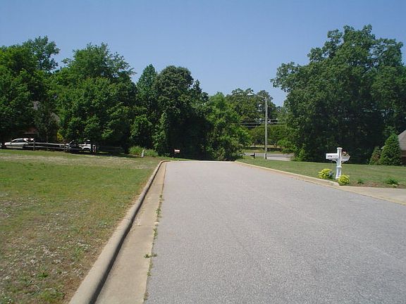 5th image of 100 Loyd Park Dr