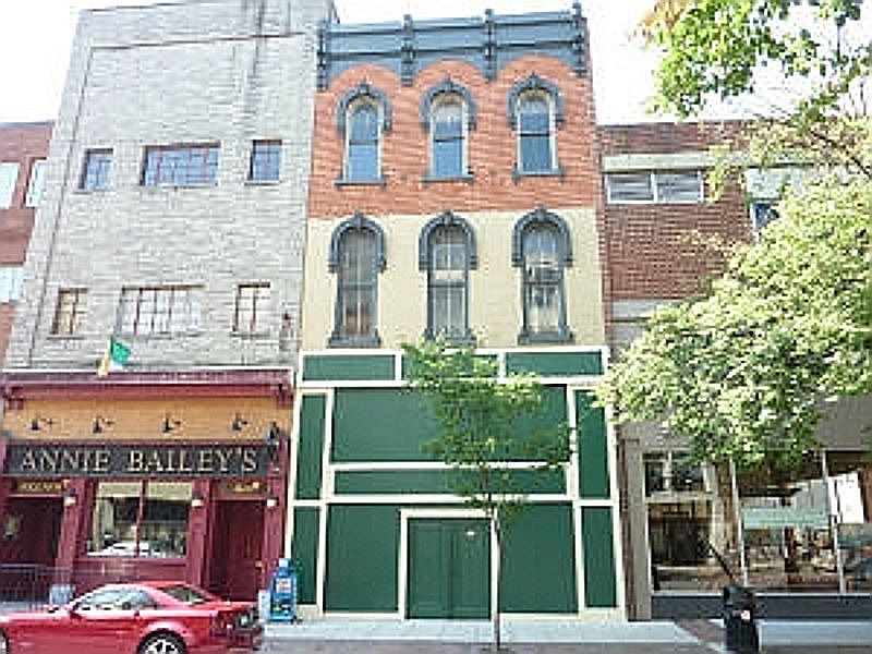 2nd image of 26 E King St