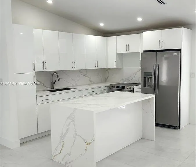 13741 SW 46th Ter — Photo 2