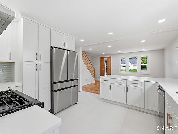 4th image of 146 Alexander Road