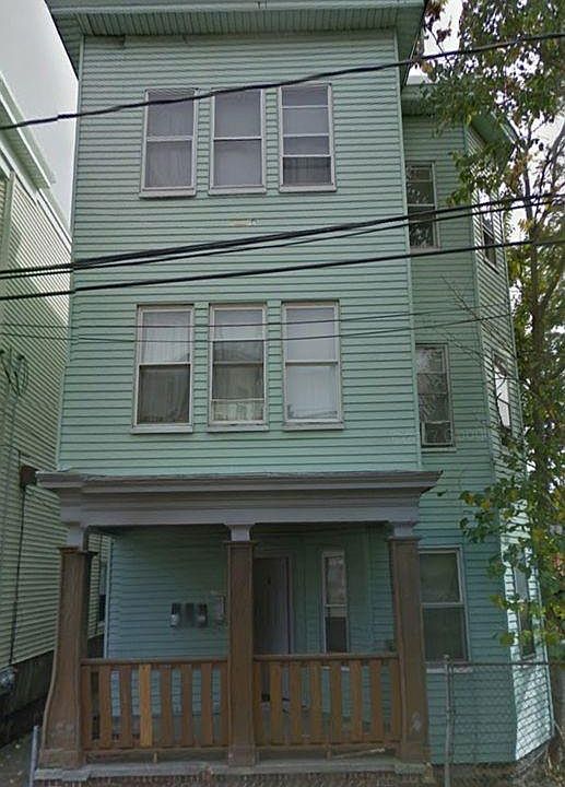 2nd image of 9 Lynn St