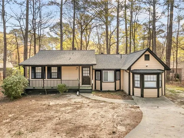 1038 River Bend Ct, Riverdale, GA 30296