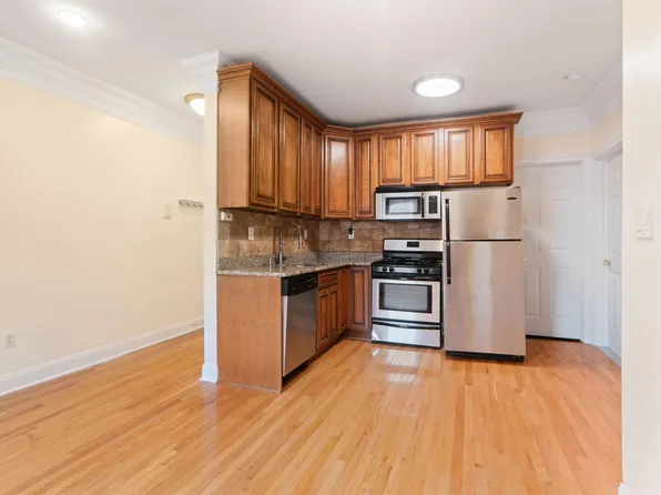 70 South Street image 3 of 23