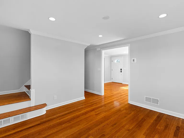 36 Ocean Dr E — Photo 8