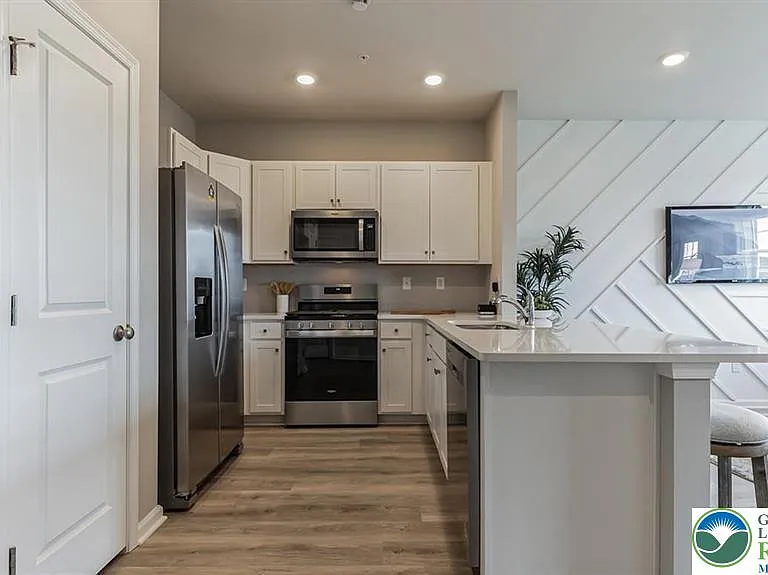 1278 Susan Cir — Photo 2