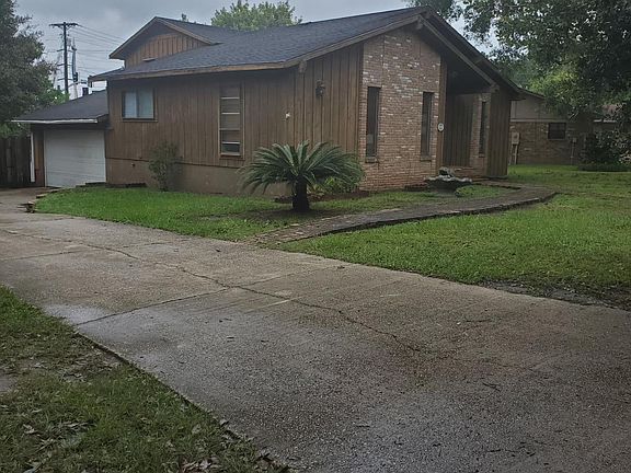 2nd image of 2701 Valleywood Dr