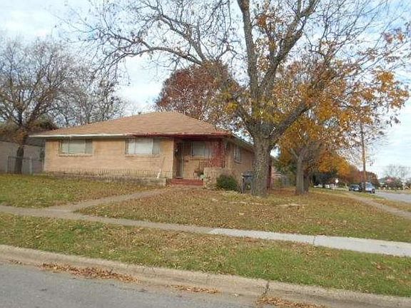 2nd image of 367 Royal Ave