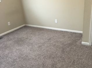 7200 N 32nd St APT 4, Terre Haute, IN 47805