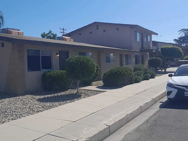 112 E Laurel Ave — Photo 2