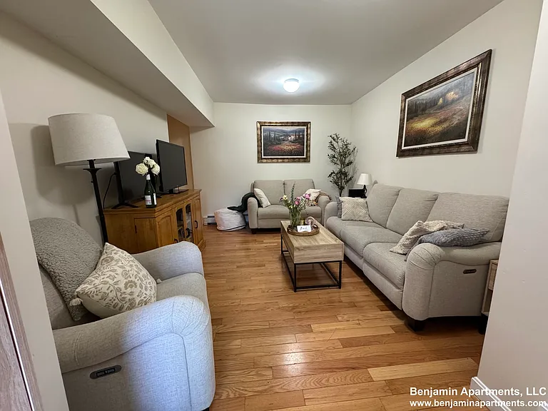 1640 Commonwealth Ave #10 — Photo 2