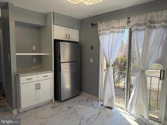 5th image of 1901 Greenberry Rd