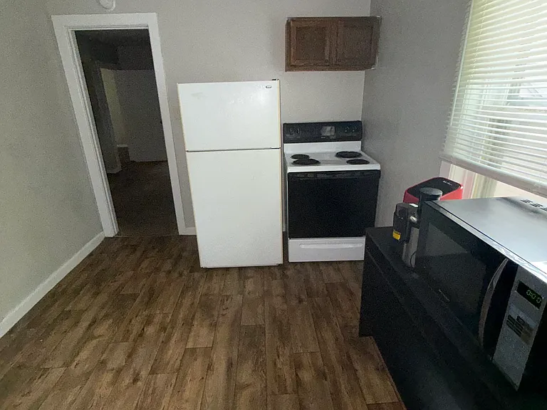 331 N Temple Ave #D — Photo 31