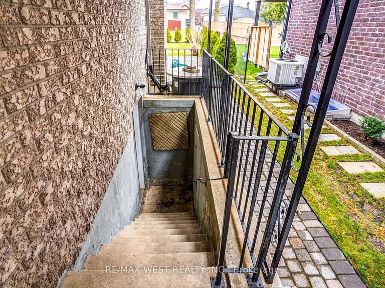 229 Baker Ave — Photo 32