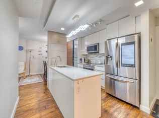 2004 Fullerton Ave #1205, North Vancouver, BC V7P3G8