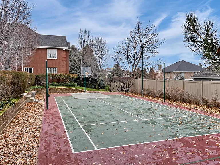 8 E Fawn Grove Ln — Photo 10