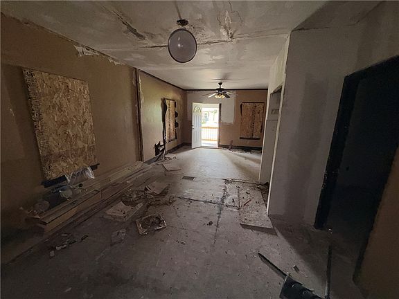 5th image of 134 Bernard St
