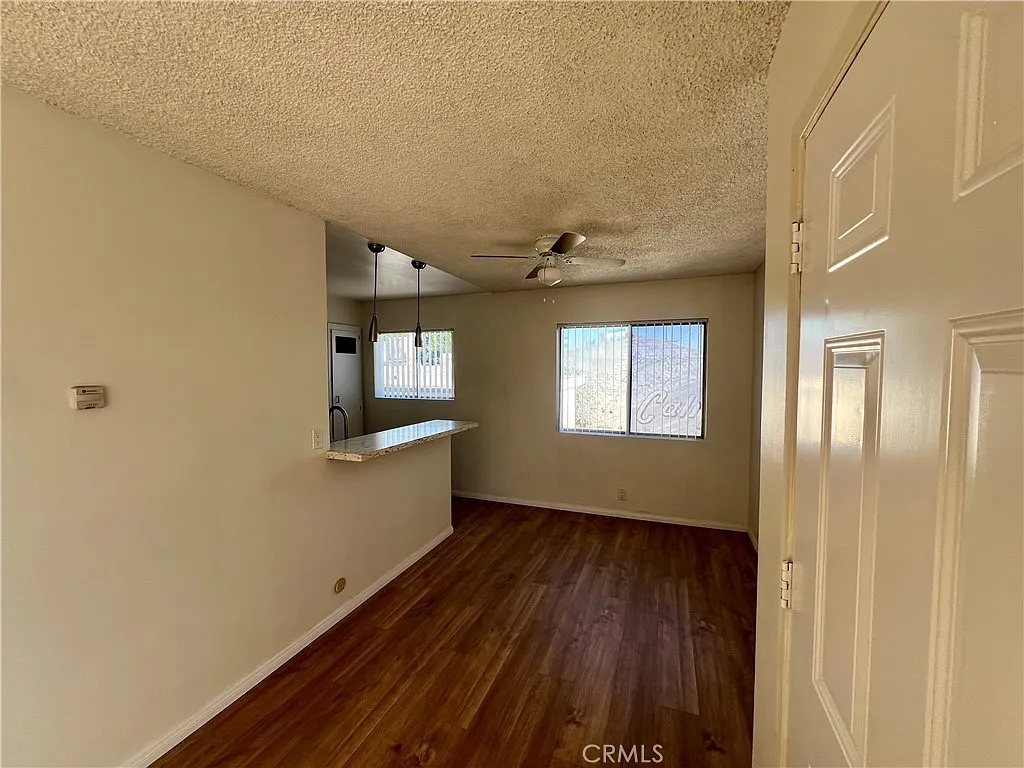 2 bed, 885 sqft, $2,600 — Photo 3