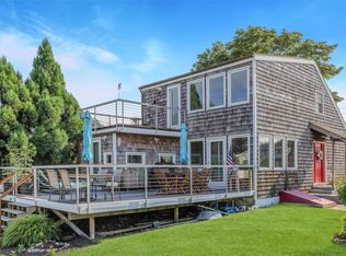 253 West Dr, Copiague, NY 11726