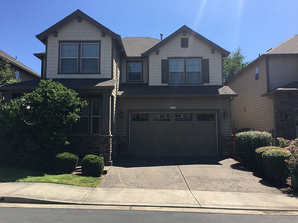 1st image of 204 NE Ironcreek Ter