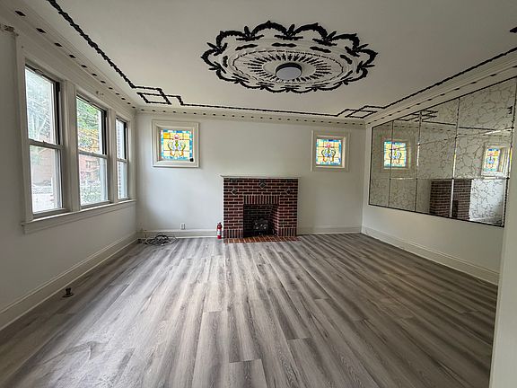 3rd image of 722 E 231st St Floor 1