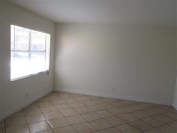 5th image of 101 NE 41st St #73E