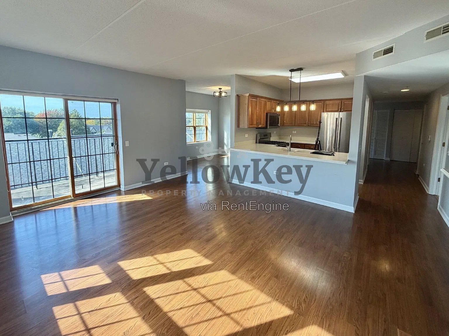 2 bed, 2.0 bath, 1490 sqft, $3,200 — Photo 2