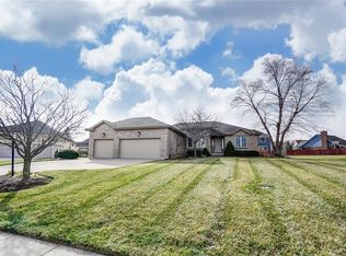 1674 Lago Mar Dr, Dayton, OH 45458