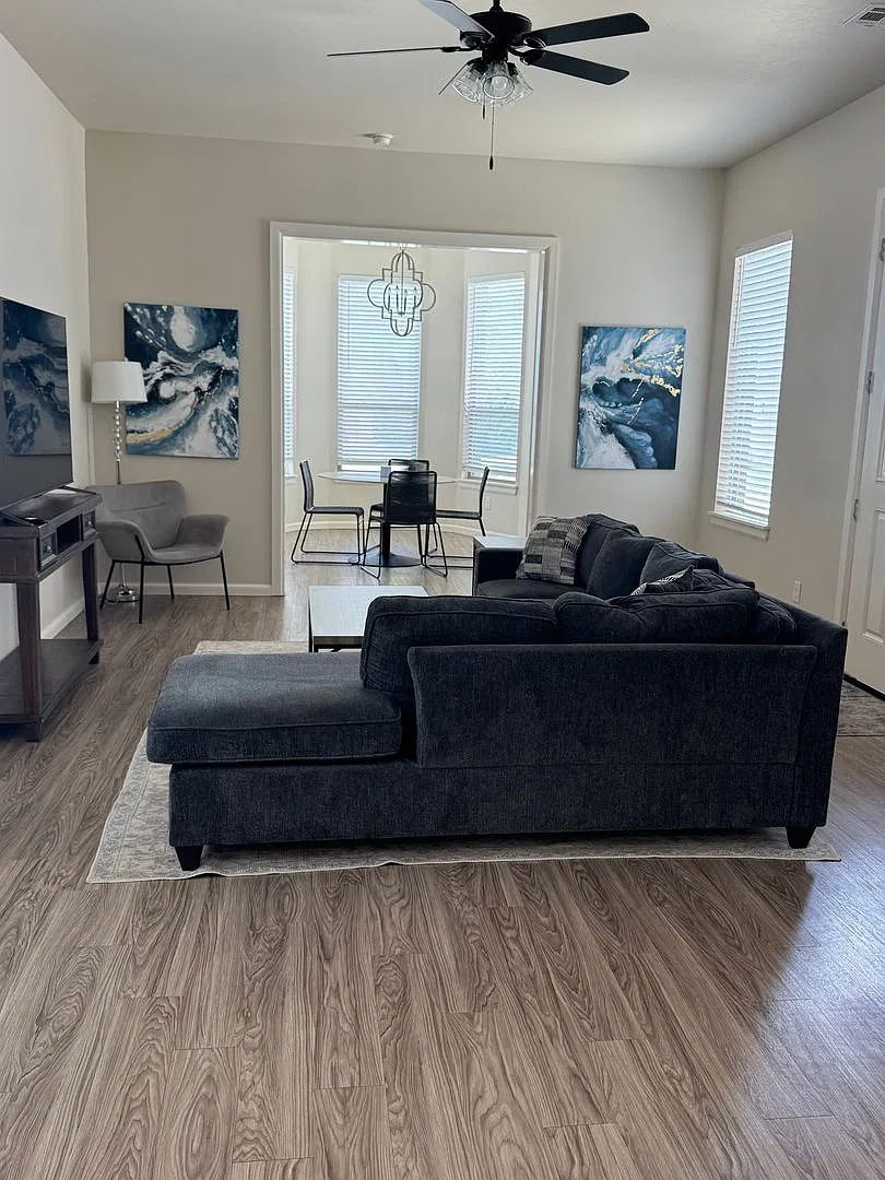Stunning fully furnished 3 Bed 2.5 bath homes in The Enclave! — Photo 4