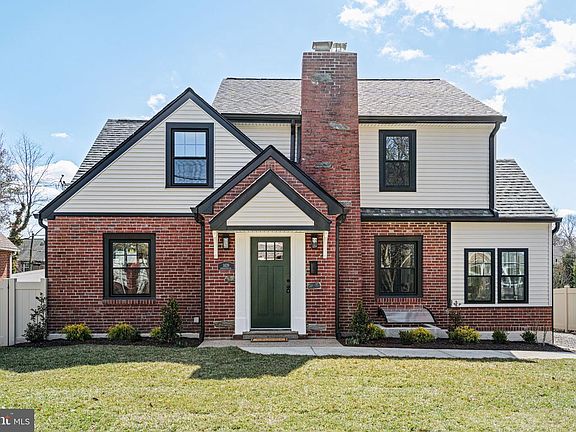 2nd image of 1439 Dorchester Rd