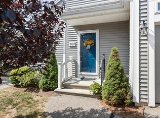 202 Village Ln UNIT 202, Bellingham, MA 02019